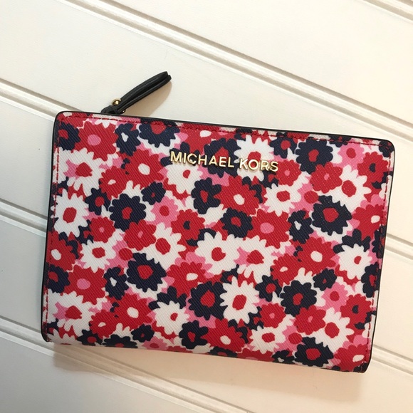 Michael Kors Jet Set Medium Carnation Wallet - Picture 1 of 5